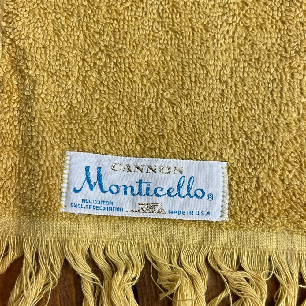 Vintage cannon Monticello bath towel and washcloths golden yellow